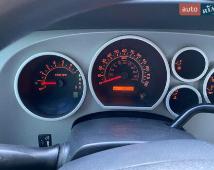 Білий Тойота Тундра, об'ємом двигуна 4.7 л та пробігом 157 тис. км за 16300 $, фото 23 на Automoto.ua