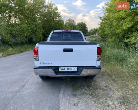 Білий Тойота Тундра, об'ємом двигуна 4.7 л та пробігом 157 тис. км за 16300 $, фото 2 на Automoto.ua