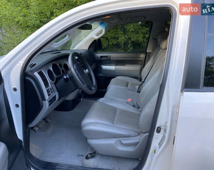 Білий Тойота Тундра, об'ємом двигуна 4.7 л та пробігом 157 тис. км за 16300 $, фото 19 на Automoto.ua