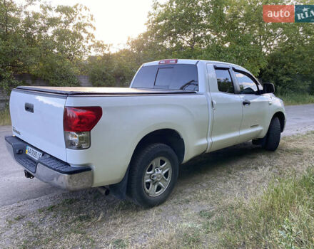 Білий Тойота Тундра, об'ємом двигуна 4.7 л та пробігом 157 тис. км за 16300 $, фото 8 на Automoto.ua