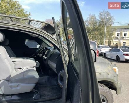 Белый Тойота Тундра, объемом двигателя 4 л и пробегом 496 тыс. км за 24500 $, фото 14 на Automoto.ua