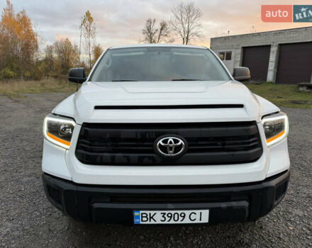 Белый Тойота Тундра, объемом двигателя 4.7 л и пробегом 120 тыс. км за 31500 $, фото 7 на Automoto.ua