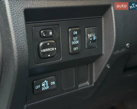 Белый Тойота Тундра, объемом двигателя 4.7 л и пробегом 120 тыс. км за 31500 $, фото 46 на Automoto.ua