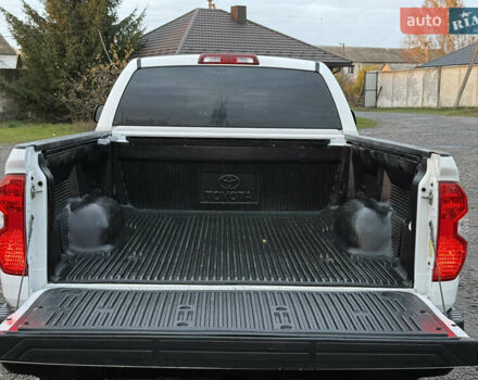 Белый Тойота Тундра, объемом двигателя 4.7 л и пробегом 120 тыс. км за 31500 $, фото 16 на Automoto.ua