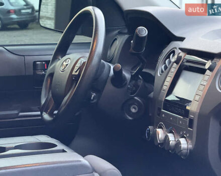 Белый Тойота Тундра, объемом двигателя 4.7 л и пробегом 120 тыс. км за 31500 $, фото 13 на Automoto.ua