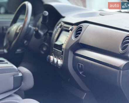 Белый Тойота Тундра, объемом двигателя 4.7 л и пробегом 120 тыс. км за 31500 $, фото 45 на Automoto.ua