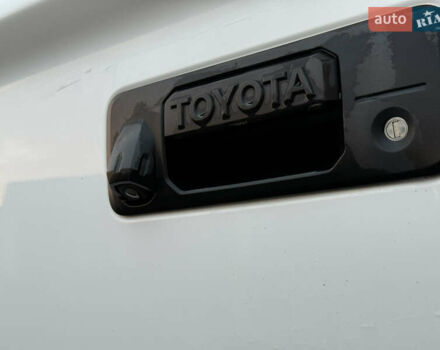 Белый Тойота Тундра, объемом двигателя 4.7 л и пробегом 120 тыс. км за 31500 $, фото 18 на Automoto.ua