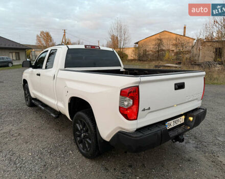 Белый Тойота Тундра, объемом двигателя 4.7 л и пробегом 120 тыс. км за 31500 $, фото 10 на Automoto.ua