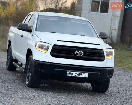 Белый Тойота Тундра, объемом двигателя 4.7 л и пробегом 120 тыс. км за 31500 $, фото 32 на Automoto.ua