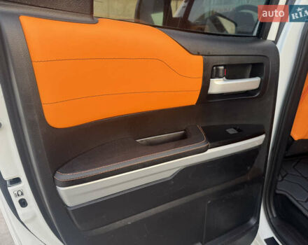 Белый Тойота Тундра, объемом двигателя 5.66 л и пробегом 142 тыс. км за 43700 $, фото 17 на Automoto.ua