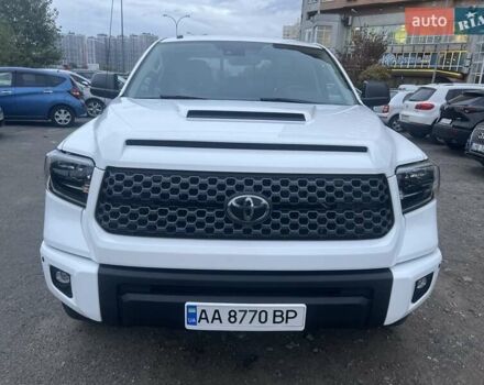 Белый Тойота Тундра, объемом двигателя 5.7 л и пробегом 140 тыс. км за 34900 $, фото 1 на Automoto.ua