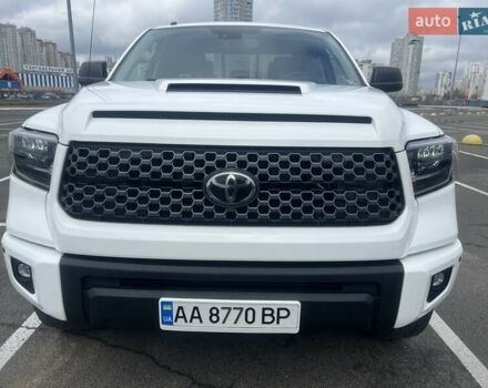 Белый Тойота Тундра, объемом двигателя 5.7 л и пробегом 140 тыс. км за 34900 $, фото 4 на Automoto.ua
