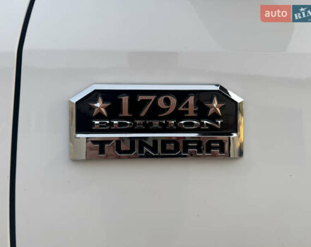 Белый Тойота Тундра, объемом двигателя 5.66 л и пробегом 142 тыс. км за 43700 $, фото 9 на Automoto.ua