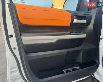 Белый Тойота Тундра, объемом двигателя 5.66 л и пробегом 142 тыс. км за 43700 $, фото 16 на Automoto.ua