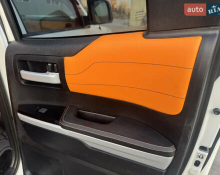 Белый Тойота Тундра, объемом двигателя 5.66 л и пробегом 142 тыс. км за 43700 $, фото 18 на Automoto.ua