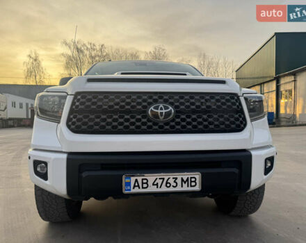 Белый Тойота Тундра, объемом двигателя 5.66 л и пробегом 142 тыс. км за 43700 $, фото 4 на Automoto.ua