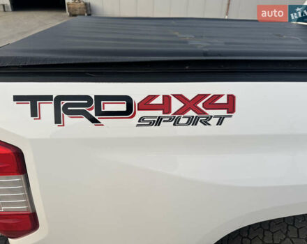 Белый Тойота Тундра, объемом двигателя 5.66 л и пробегом 142 тыс. км за 43700 $, фото 15 на Automoto.ua