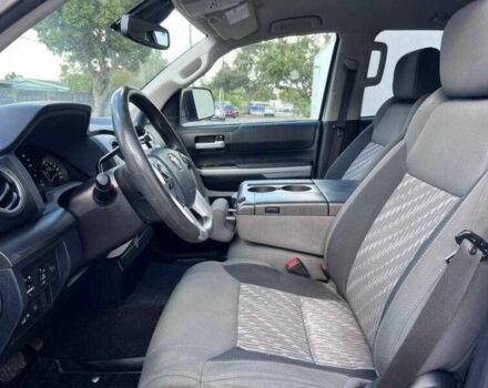 Белый Тойота Тундра, объемом двигателя 5.7 л и пробегом 34 тыс. км за 12600 $, фото 7 на Automoto.ua