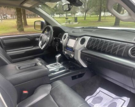 Белый Тойота Тундра, объемом двигателя 5.7 л и пробегом 39 тыс. км за 16500 $, фото 9 на Automoto.ua