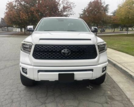 Белый Тойота Тундра, объемом двигателя 5.7 л и пробегом 39 тыс. км за 16500 $, фото 1 на Automoto.ua
