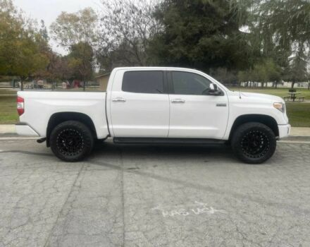 Белый Тойота Тундра, объемом двигателя 5.7 л и пробегом 39 тыс. км за 16500 $, фото 6 на Automoto.ua