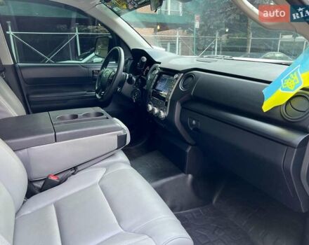 Белый Тойота Тундра, объемом двигателя 5.7 л и пробегом 42 тыс. км за 21900 $, фото 24 на Automoto.ua