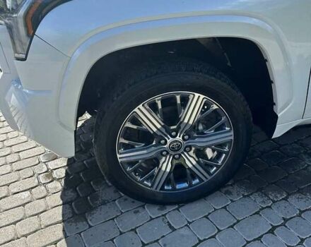 Белый Тойота Тундра, объемом двигателя 3.45 л и пробегом 40 тыс. км за 92500 $, фото 3 на Automoto.ua