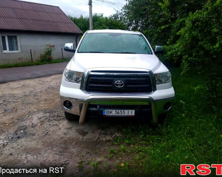 Белый Тойота Тундра, объемом двигателя 5.7 л и пробегом 206 тыс. км за 18500 $, фото 8 на Automoto.ua
