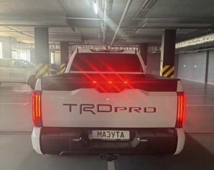 Белый Тойота Тундра, объемом двигателя 3.4 л и пробегом 8 тыс. км за 95555 $, фото 4 на Automoto.ua