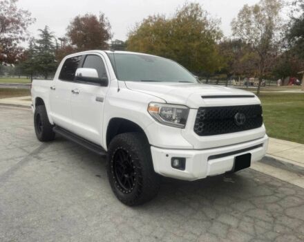 Белый Тойота Тундра, объемом двигателя 5.7 л и пробегом 39 тыс. км за 16500 $, фото 1 на Automoto.ua