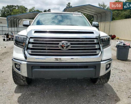 Белый Тойота Тундра, объемом двигателя 5.66 л и пробегом 160 тыс. км за 35000 $, фото 1 на Automoto.ua
