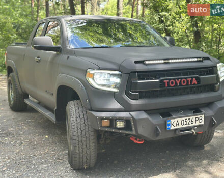 Черный Тойота Тундра, объемом двигателя 5.69 л и пробегом 173 тыс. км за 26000 $, фото 3 на Automoto.ua