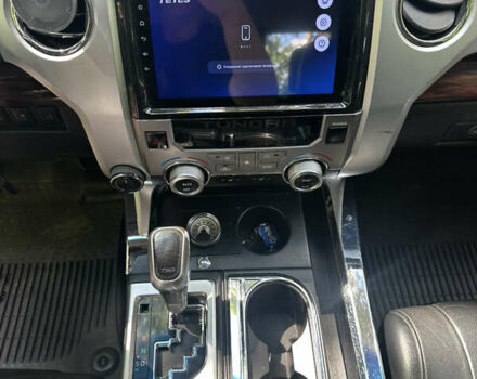 Черный Тойота Тундра, объемом двигателя 5.69 л и пробегом 173 тыс. км за 26000 $, фото 10 на Automoto.ua