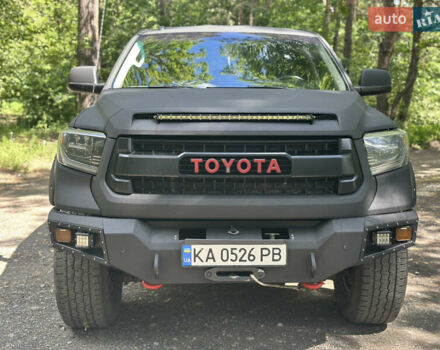 Черный Тойота Тундра, объемом двигателя 5.69 л и пробегом 173 тыс. км за 26000 $, фото 4 на Automoto.ua