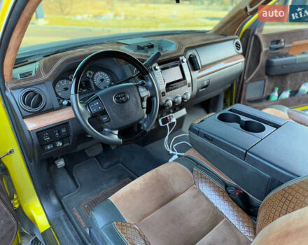 Черный Тойота Тундра, объемом двигателя 5.66 л и пробегом 120 тыс. км за 24500 $, фото 16 на Automoto.ua