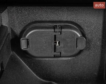 Чорний Тойота Тундра, об'ємом двигуна 3.45 л та пробігом 99 тис. км за 69999 $, фото 39 на Automoto.ua