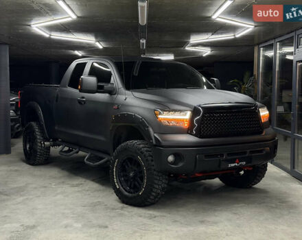 Черный Тойота Тундра, объемом двигателя 5.7 л и пробегом 158 тыс. км за 19900 $, фото 1 на Automoto.ua