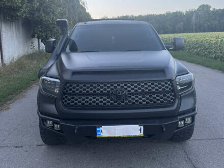 Чорний Тойота Тундра, об'ємом двигуна 5.7 л та пробігом 175 тис. км за 25500 $, фото 1 на Automoto.ua