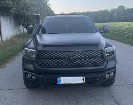 Черный Тойота Тундра, объемом двигателя 5.7 л и пробегом 175 тыс. км за 25500 $, фото 1 на Automoto.ua