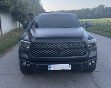 Черный Тойота Тундра, объемом двигателя 5.7 л и пробегом 175 тыс. км за 25500 $, фото 1 на Automoto.ua