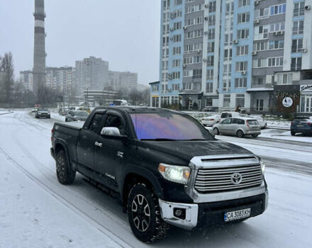 Черный Тойота Тундра, объемом двигателя 5.66 л и пробегом 190 тыс. км за 27500 $, фото 1 на Automoto.ua