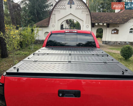 Красный Тойота Тундра, объемом двигателя 5.7 л и пробегом 205 тыс. км за 22900 $, фото 2 на Automoto.ua