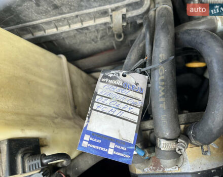 Красный Тойота Тундра, объемом двигателя 5.7 л и пробегом 205 тыс. км за 22900 $, фото 1 на Automoto.ua