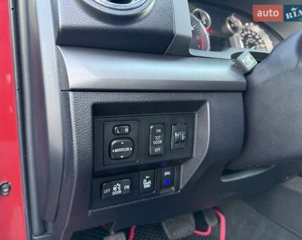 Красный Тойота Тундра, объемом двигателя 5.66 л и пробегом 106 тыс. км за 28800 $, фото 12 на Automoto.ua