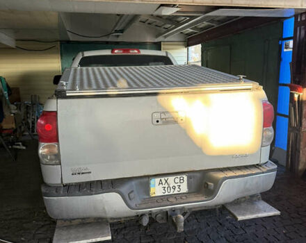 Серый Тойота Тундра, объемом двигателя 5.66 л и пробегом 308 тыс. км за 19000 $, фото 3 на Automoto.ua