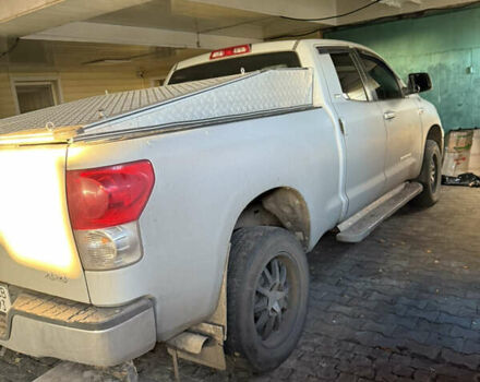 Серый Тойота Тундра, объемом двигателя 5.66 л и пробегом 308 тыс. км за 19000 $, фото 2 на Automoto.ua