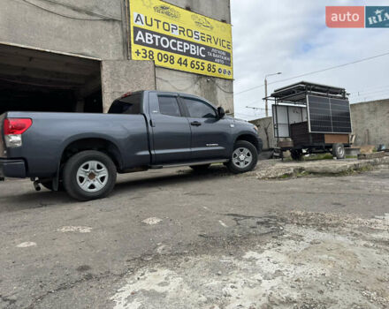 Серый Тойота Тундра, объемом двигателя 4.66 л и пробегом 321 тыс. км за 19900 $, фото 6 на Automoto.ua