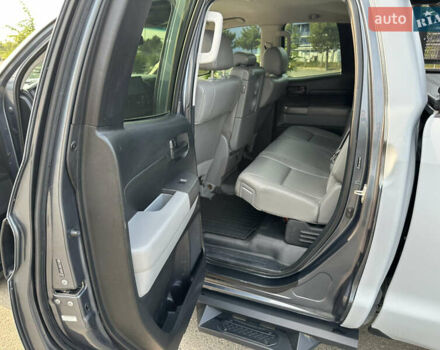 Серый Тойота Тундра, объемом двигателя 4.61 л и пробегом 155 тыс. км за 17900 $, фото 16 на Automoto.ua