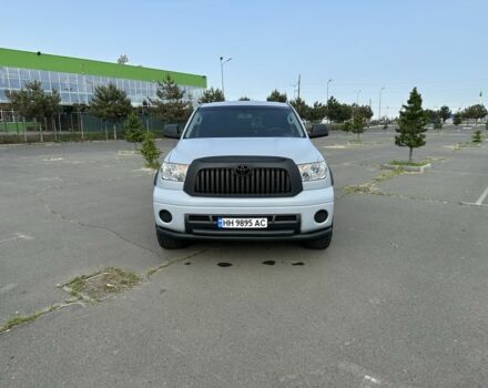 Серый Тойота Тундра, объемом двигателя 4.6 л и пробегом 155 тыс. км за 17900 $, фото 1 на Automoto.ua