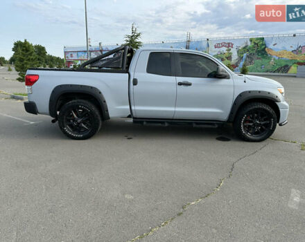 Серый Тойота Тундра, объемом двигателя 4.61 л и пробегом 155 тыс. км за 17900 $, фото 5 на Automoto.ua